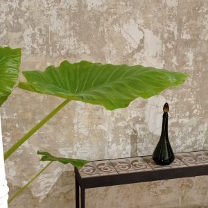 Cónsolas  de baldosas hidráulicas  modernistas recicladas de Barcelona
